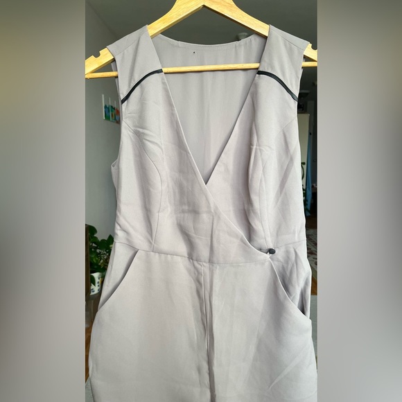 V neck sleeveless jumpsuit - Picture 7 of 10